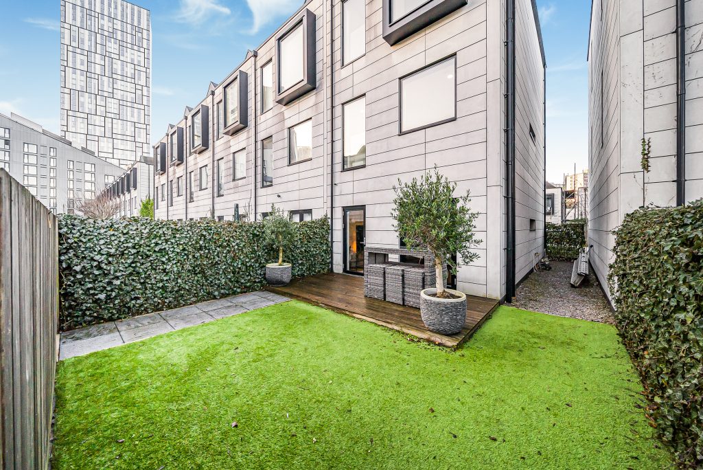 Senior Lane, Salford, M3