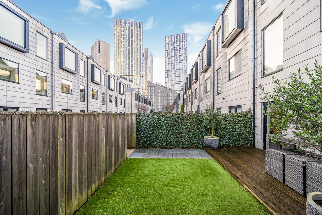 Senior Lane, Salford, M3