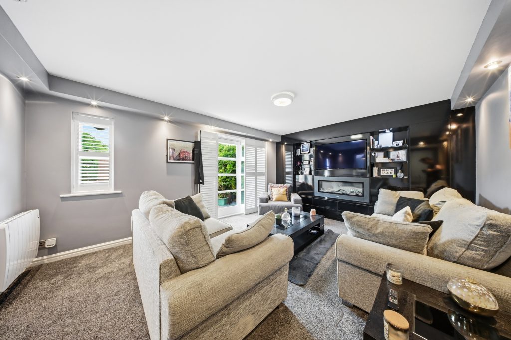 Slate Wharf, Ship Canal House, M15